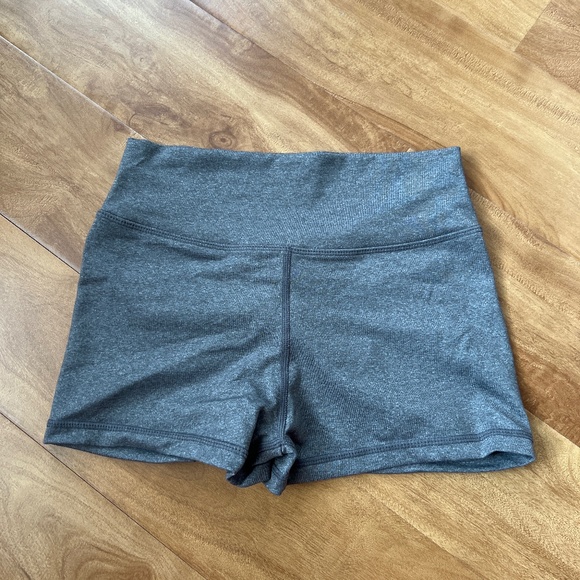 Muscle Nation Booty Scrunch Shorts - Picture 1 of 3